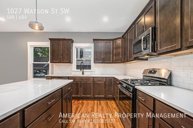 Photo - 1027 Watson St SW