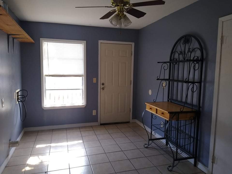 Photo - 720 W Avenue B House