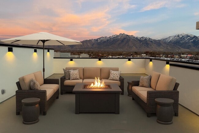 Photo - 4338 S Main St