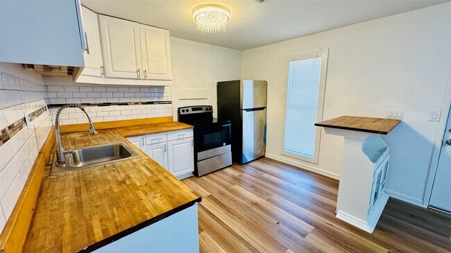 Photo - 105 Clear Lake Rd Unidad A