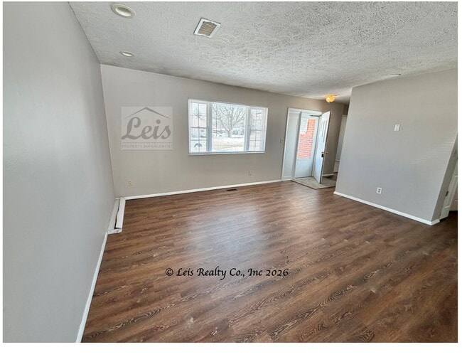 Photo - 1112 Skylark Dr