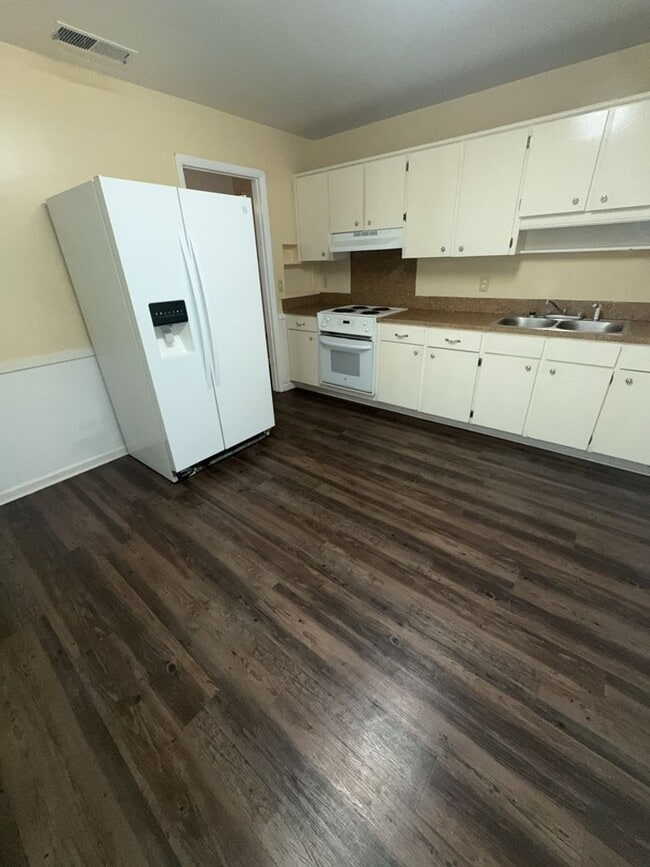 Photo - 2216 Welch Dr