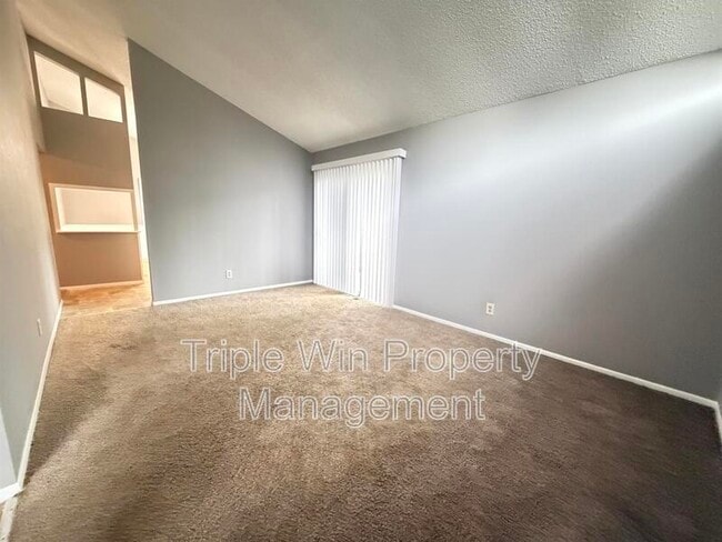 Photo - 2450 Jenkee Dr
