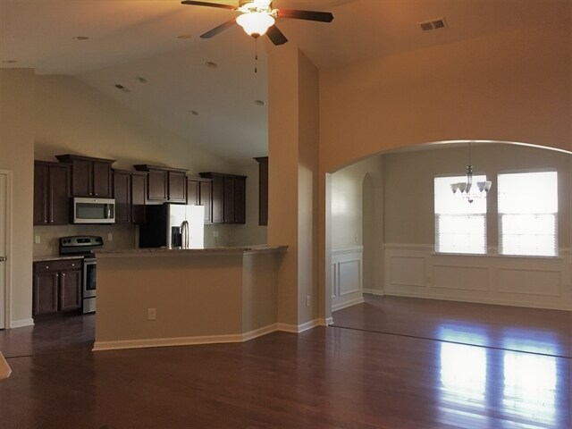1142 Moss Grove Dr
