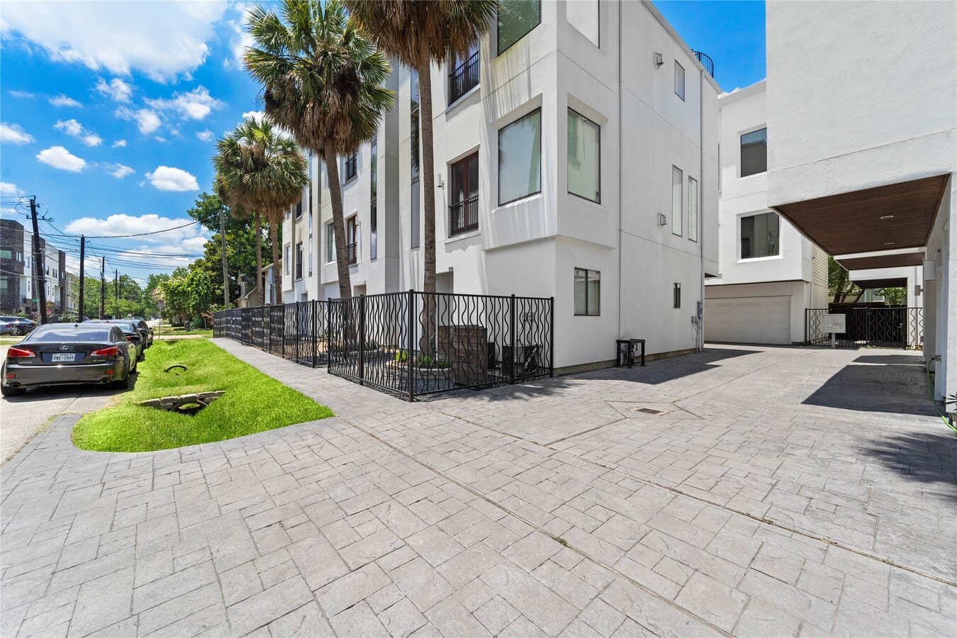 Photo - 709 Reinicke St