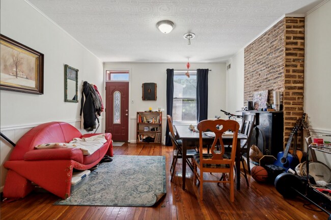 Photo - 188 Markle St