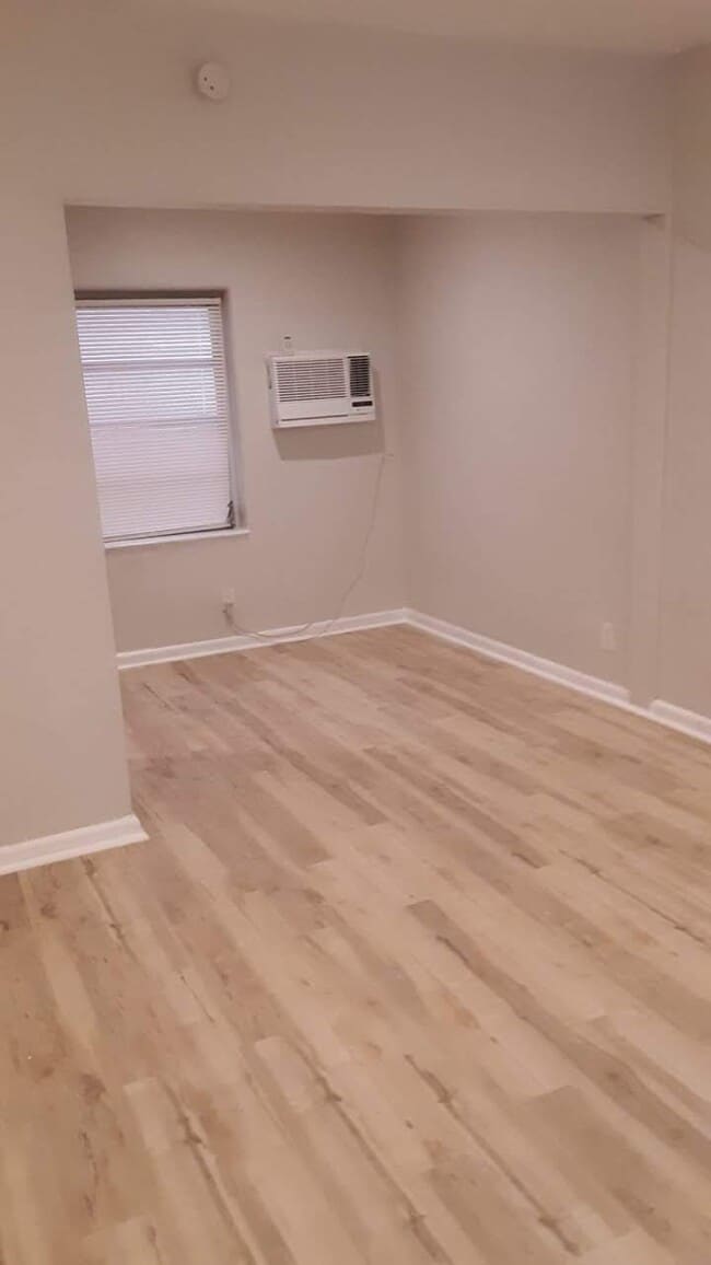 Photo - 1943 Madison St Unit #1