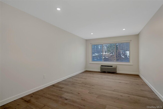 Photo - 400 High Point Dr Unit 206