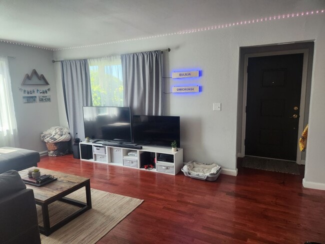 Photo - Spacious Lower Level Unit In Beautiful Manette