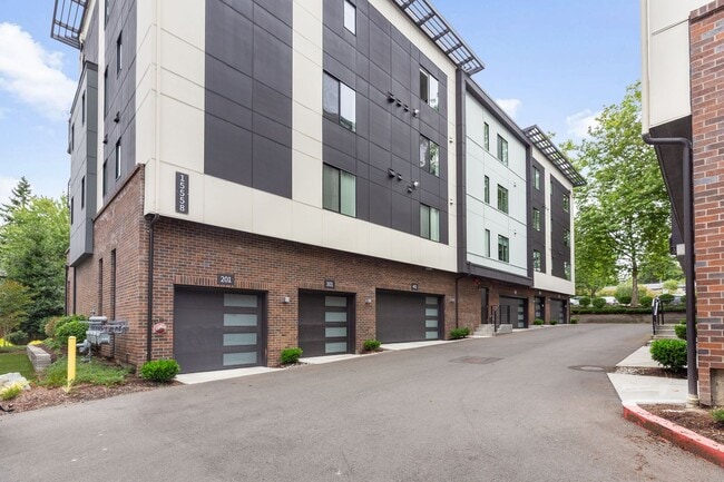 Building Photo - Urban Delight Rental