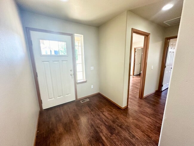 Photo - Spacious 3 Bedroom 2 Bathroom Home Now Available