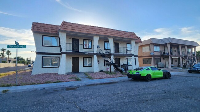 Building Photo - 1705 Breckenwood Ct Unit 1 Rental