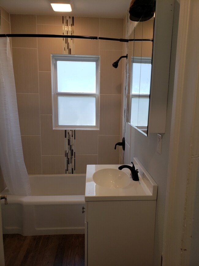 Photo - 328 Residence St