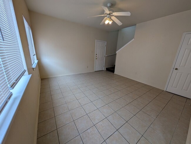 885/887 Sagewood trl