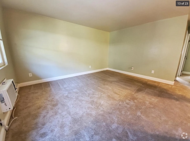 Building Photo - Beautiful 2BR/ 1BA Condo home
Located in L... Unit 5