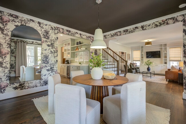 429 W Park Ave