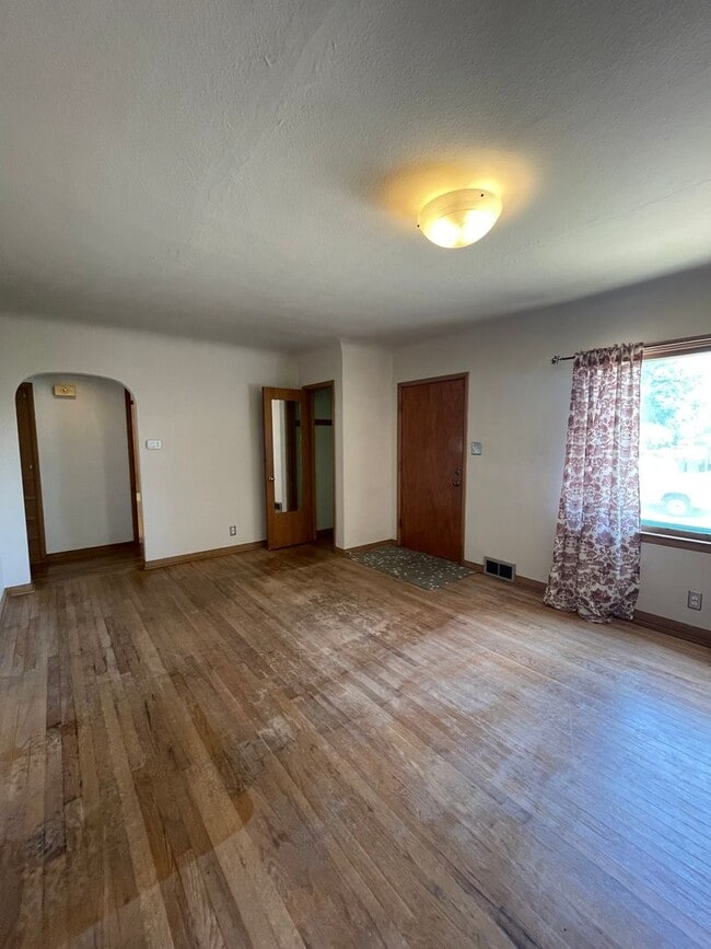 Charming Home w/ Fenced Yard in Central Lo... - Charming Home w/ Fenced Yard in Central Lo...