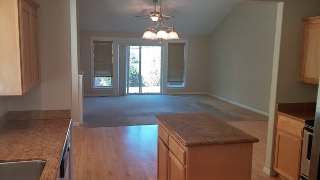 Photo - VIDEOTOUR: Gorgeous Home on Quiet Culdesac in Dallas. PETS WELCOME