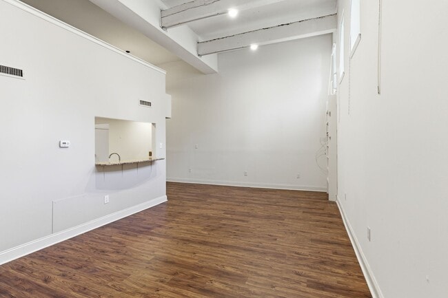 Photo - 2837 Cambridge St Unit 2