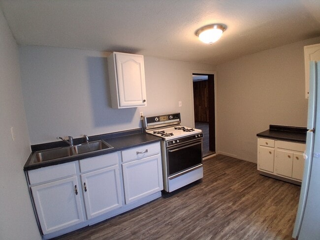 Photo - 903 Jewell St