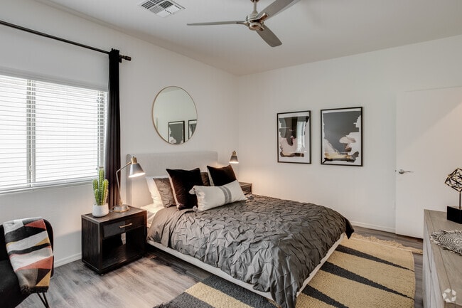 2BR, 2BA - 1,091 SF