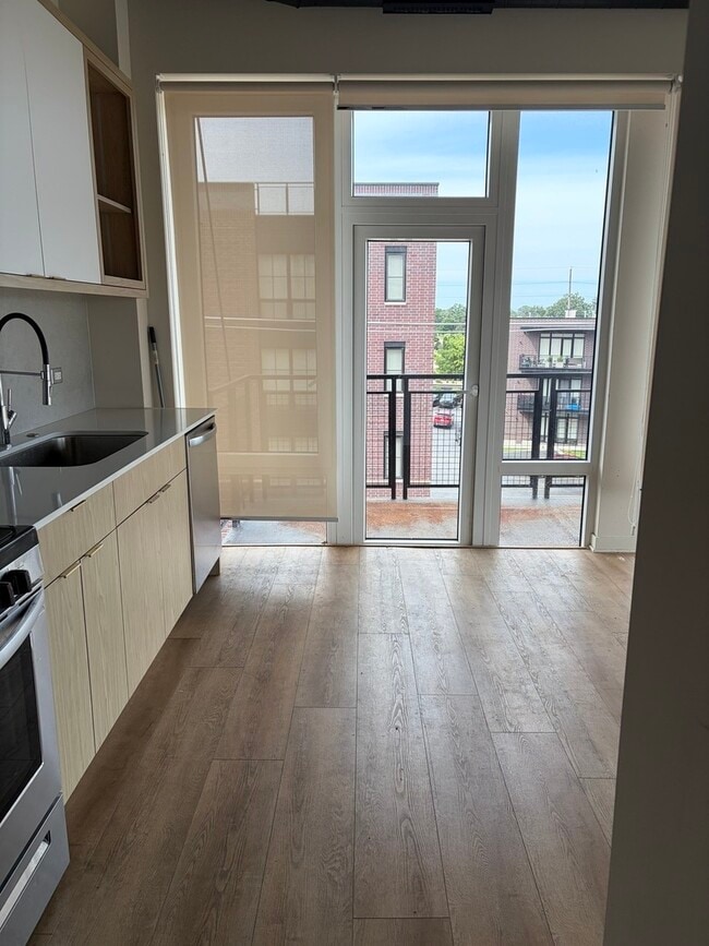 Photo - 2725 N Thatcher Ave Unit 408