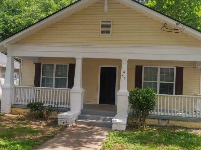 Photo - 957 Harwell St NW