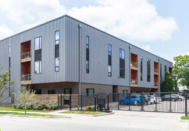 Building Photo - 63 Brookside Apartments