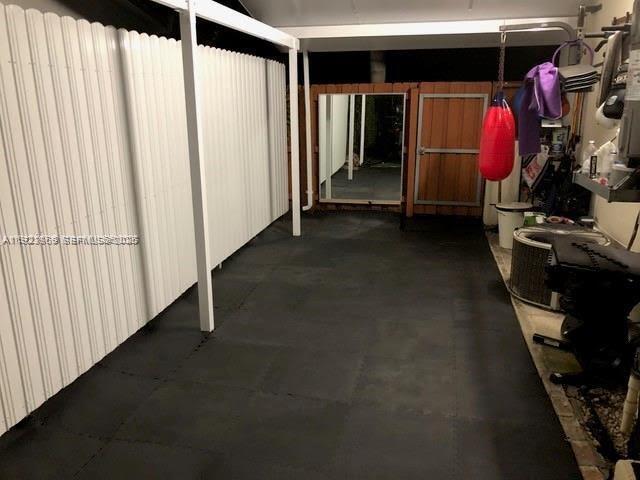 Photo - 6300 SW 48th St