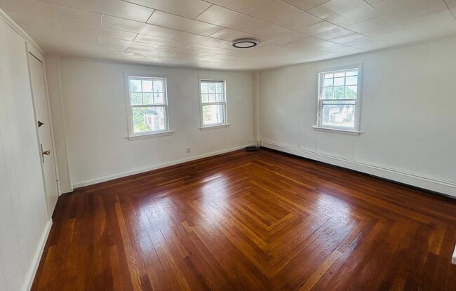 Building Photo - 213 Main St Unit A Rental