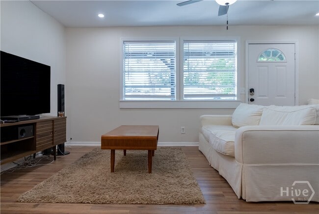 Photo - 217 Wesley St