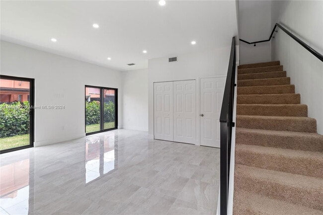 Photo - 135 SW 114th Ave