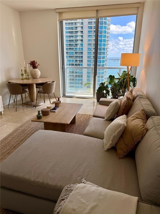 Photo - 1060 Brickell Ave Unit 2707