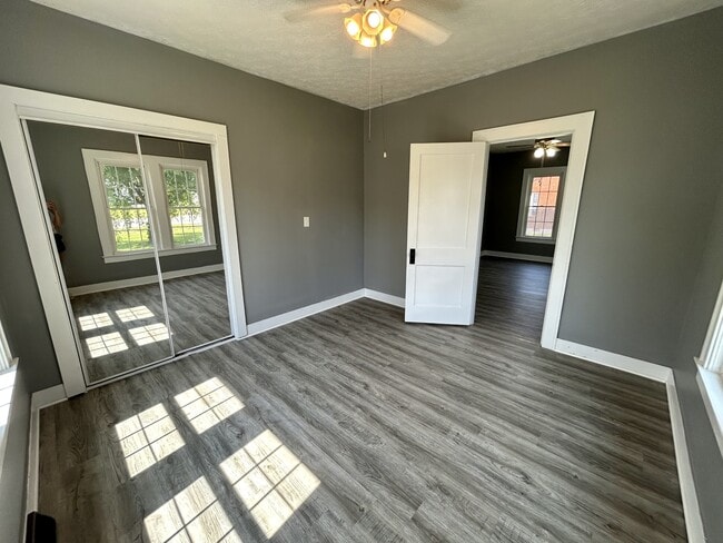 Photo - 495 Jamestown St