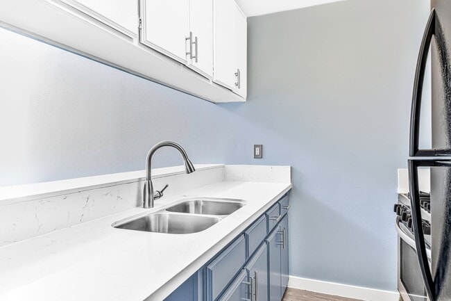 Photo - 533 E 11th St Unidad 14