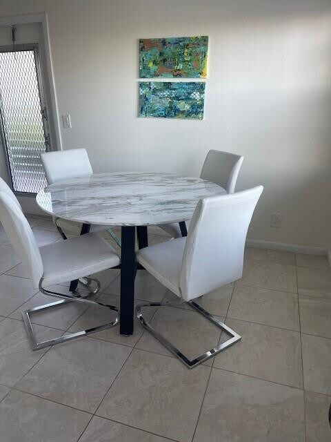 Photo - 589 Fanshaw O Unit O