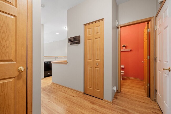 Photo - 2442 Oneida Ln