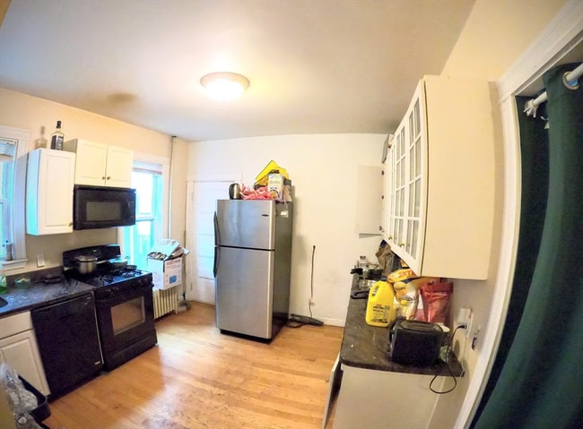 Images are representative samples of the advertised unit. Actual units shown during tours may differ - 90 Fisher Ave Unit 3