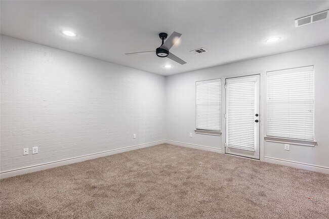 Photo - 3104 Hamilton St