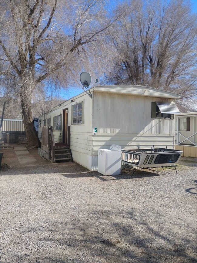 Building Photo - SALINA RENTALS - TRLR #5