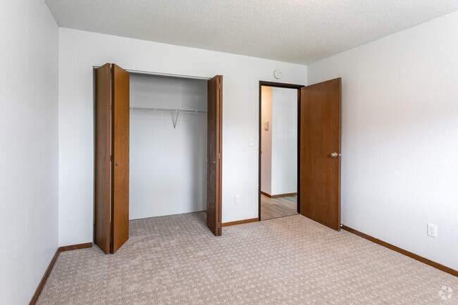 1BR, 1BA - 850SF