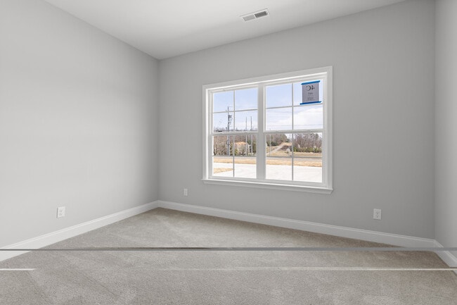 Photo - 332 Bellingham Dr NE