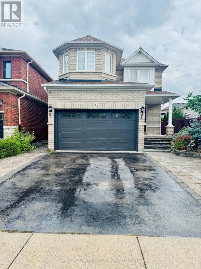 Photo - 33 Deerwood Crescent