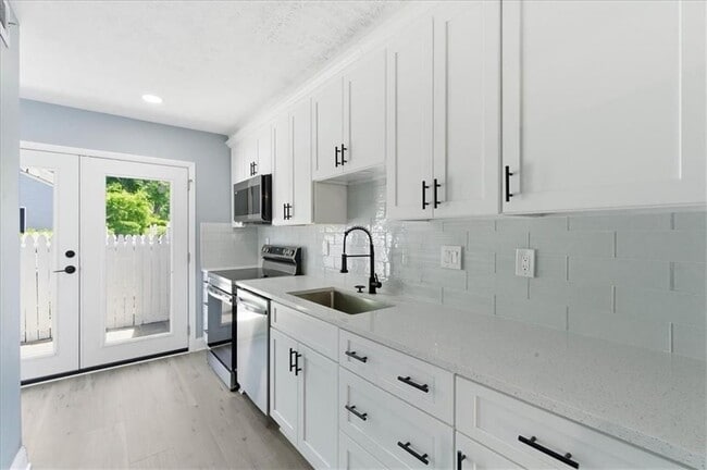 Photo - 2696 Greentree Dr SE