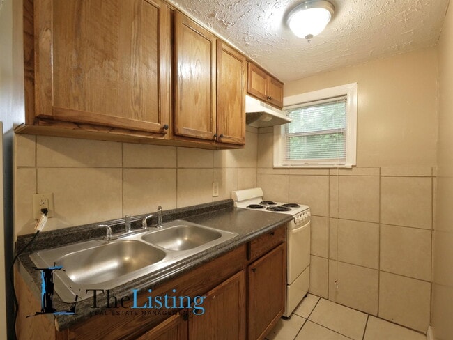 Photo - 2735 Bungalow Blvd