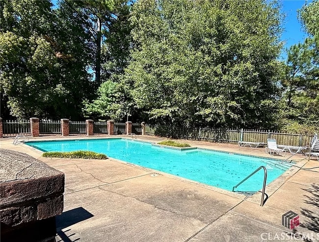 Photo - 250 Cleveland Rd