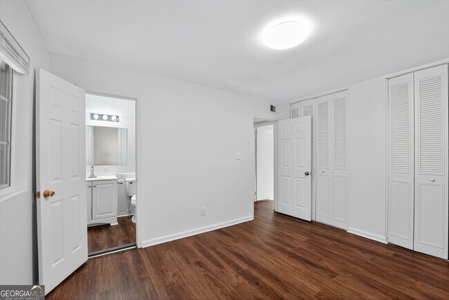 Photo - 2510 Peachwood Cir NE Unit 3