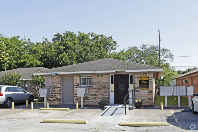 Alice Street Apartments - Alice Street Apartments