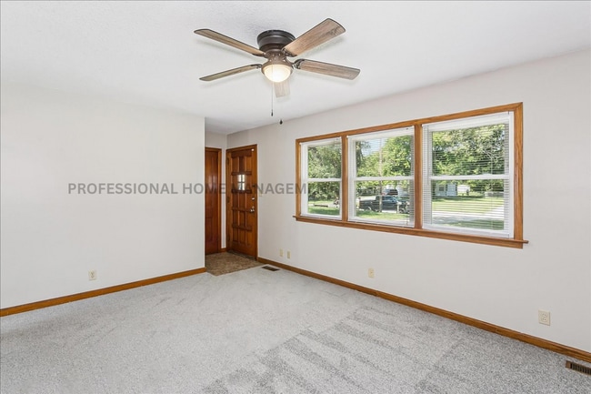 Photo - Charming 3 bedroom 1 bath home with 2 garages!