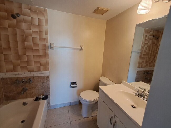 Photo - 22523 Westchester Blvd Unit 22523 Westchester BLVD F101